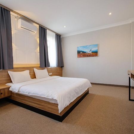 281 Hotel Bishkek Luaran gambar